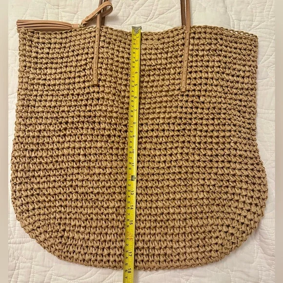 NWOT Banana Republic Woven Straw Tote with Tassel ☀️🏖️ - Picture 8 of 10